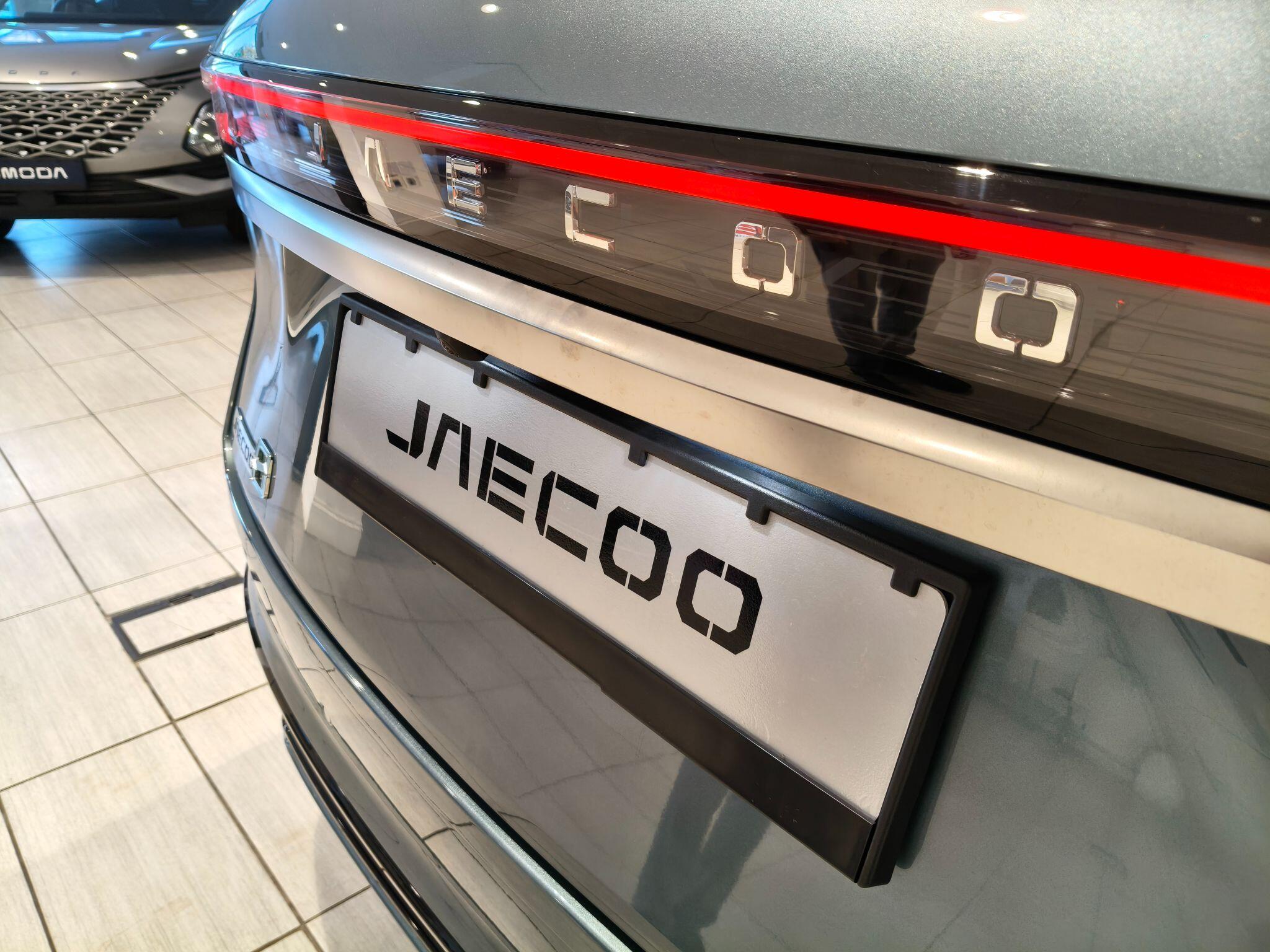 Large vehicle image